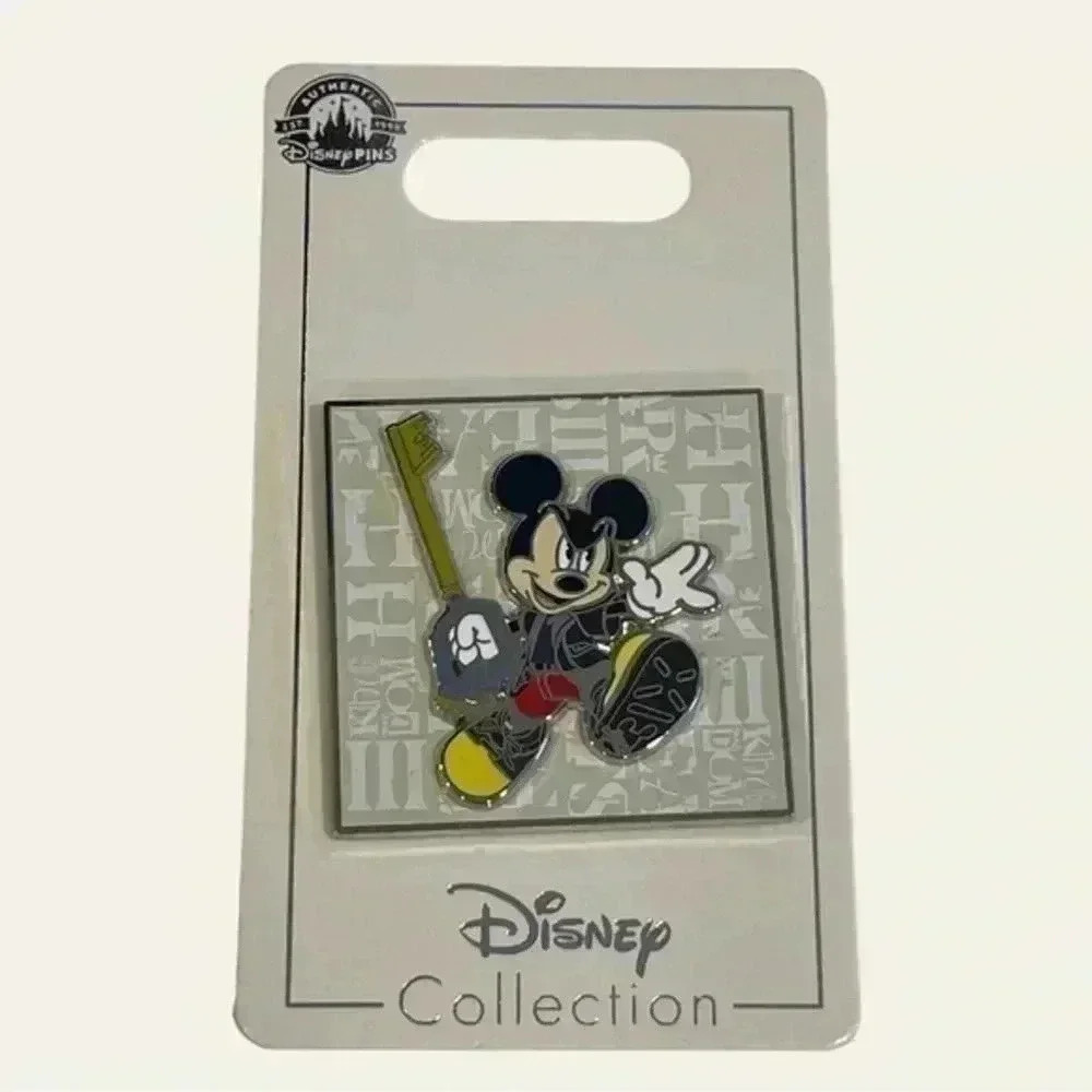 Disney Parks Mickey Mouse W/ Key - Kingdom Of‎ Hearts pin